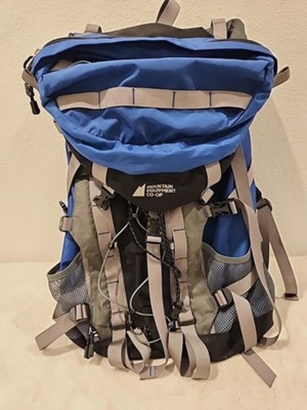 Mountain Equipment Co-op (MEC) 65L Hiking Backpacking Pack Blue Black